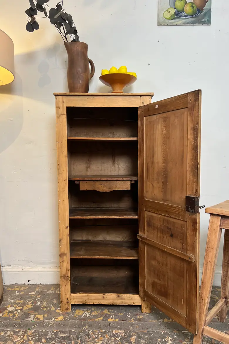 Petit meuble de rangement