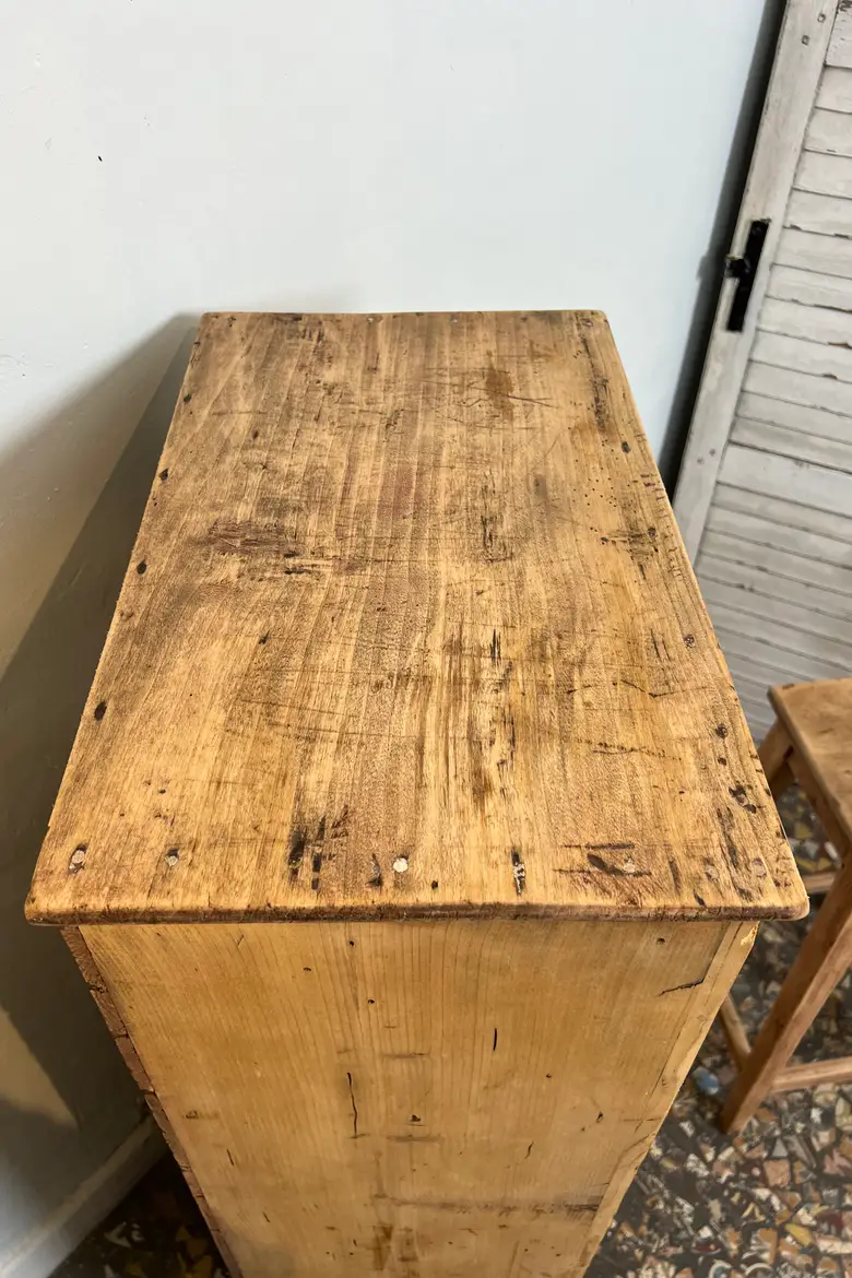 Petit meuble de rangement