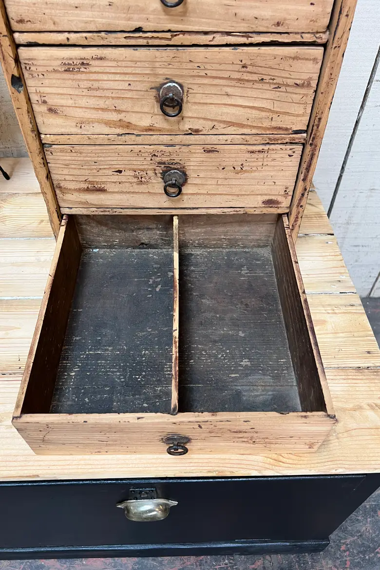 Petit meuble de rangement japonais