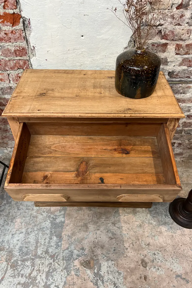 Petit meuble de rangement