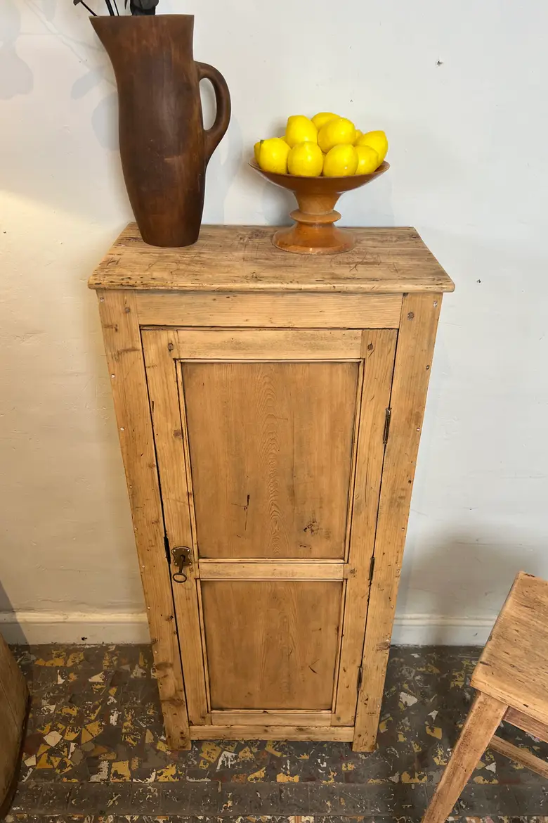 Petit meuble de rangement