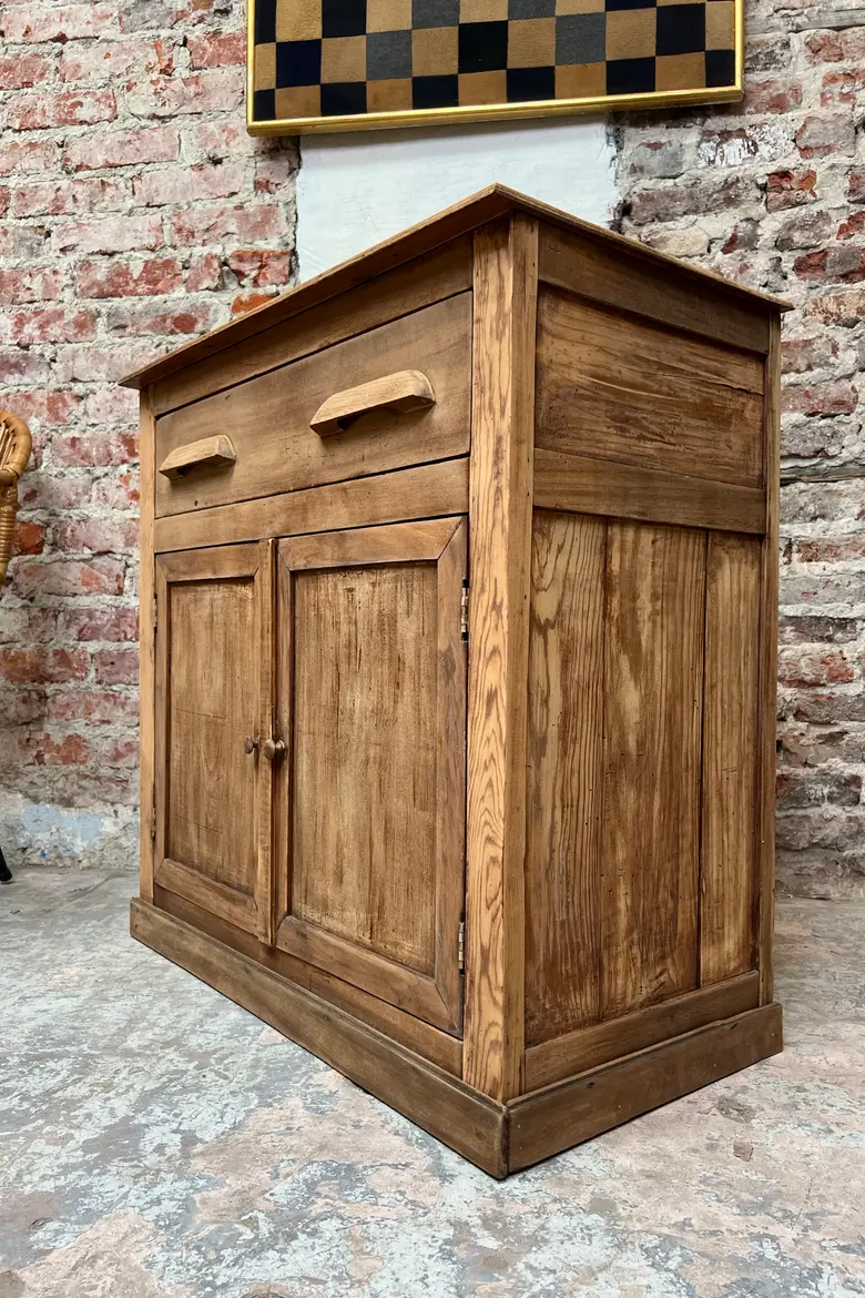 Petit meuble de rangement