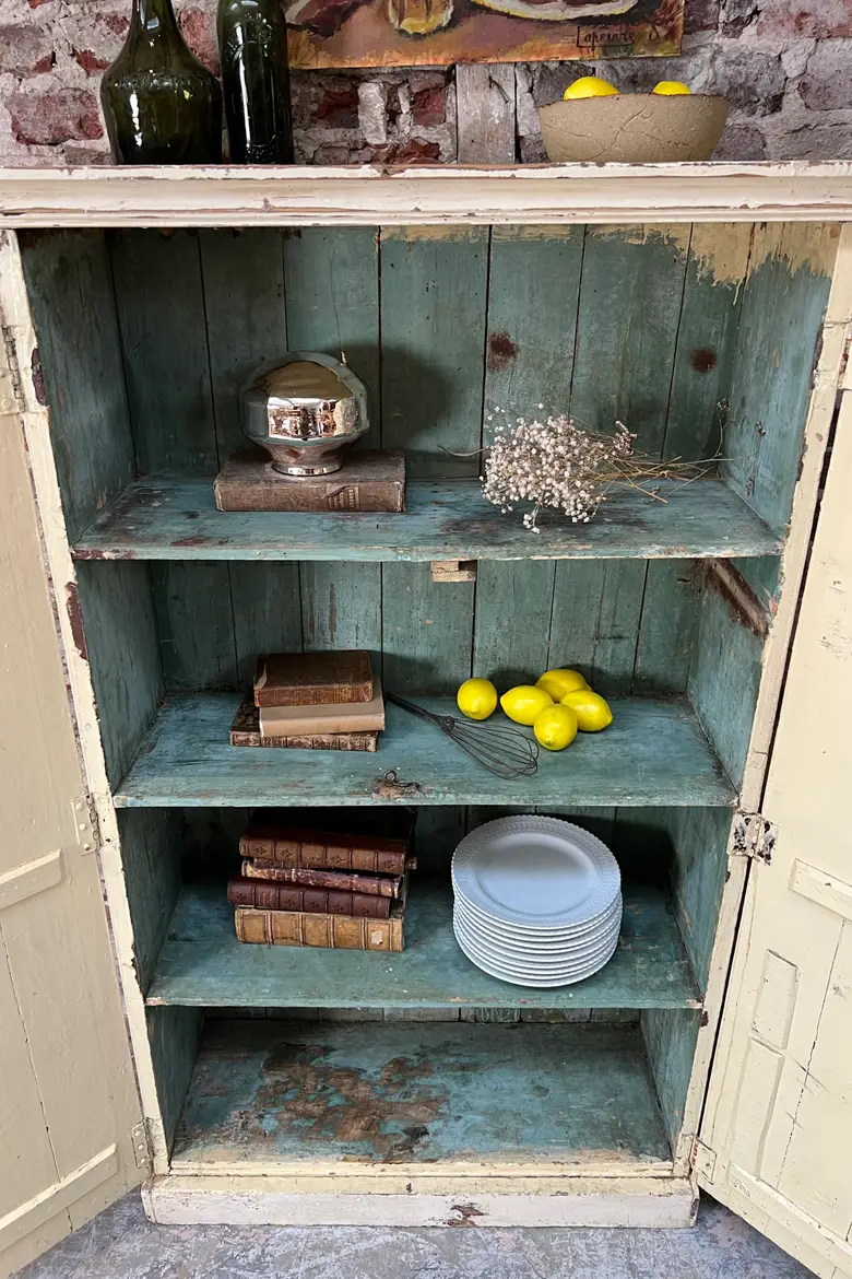Petite armoire patinée Début XXème