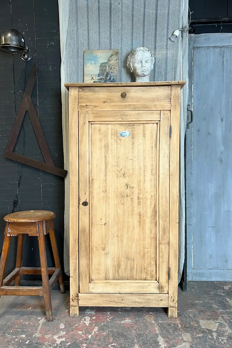Petite bonnetière en bois brut Début XXeme
