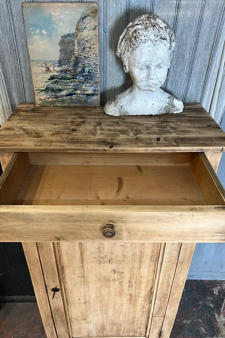 Petite bonnetière en bois brut Début XXeme