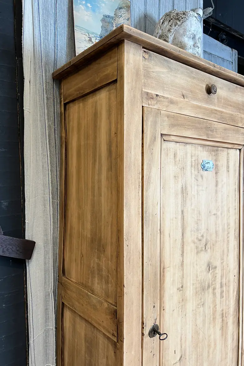 Petite bonnetière en bois brut Début XXeme