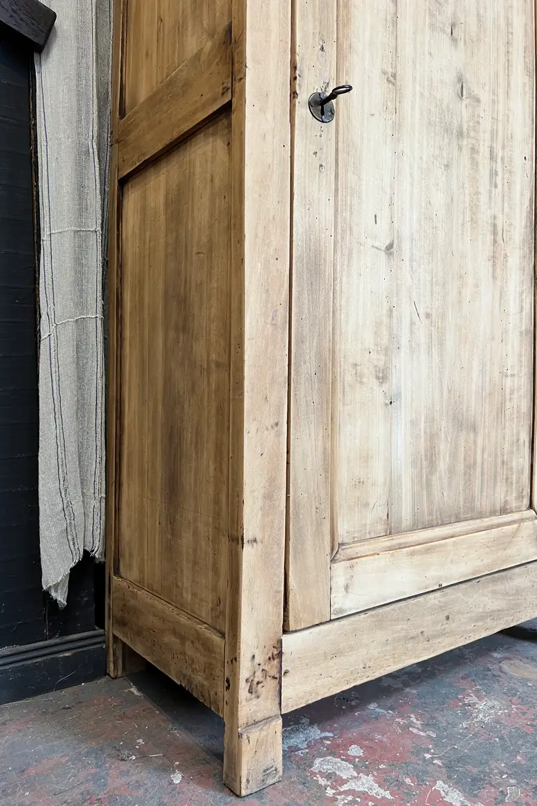 Petite bonnetière en bois brut Début XXeme