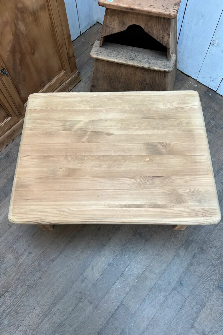 Petite table basse en chêne