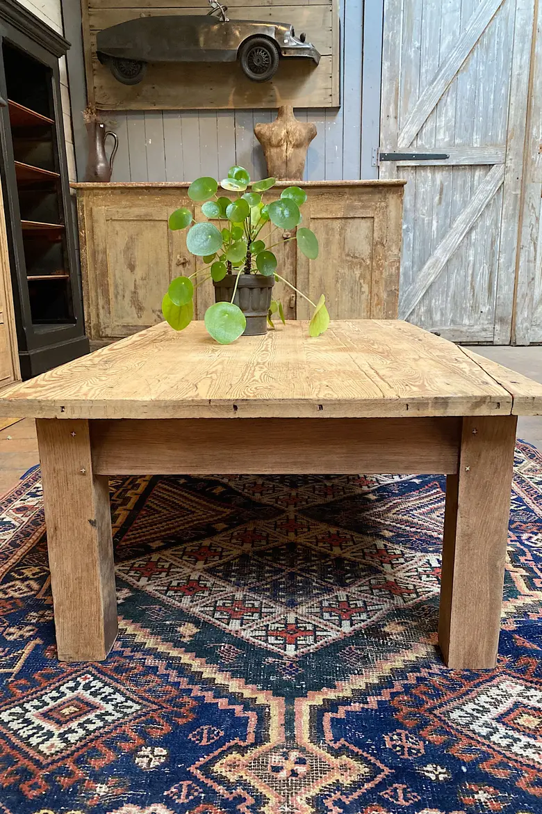 Petite table basse en sapin Début XXème