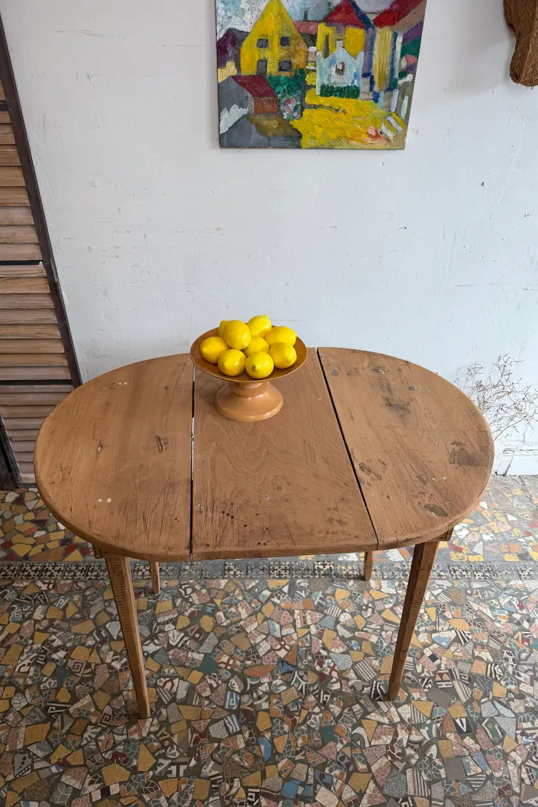 Petite table de cuisine en merisier