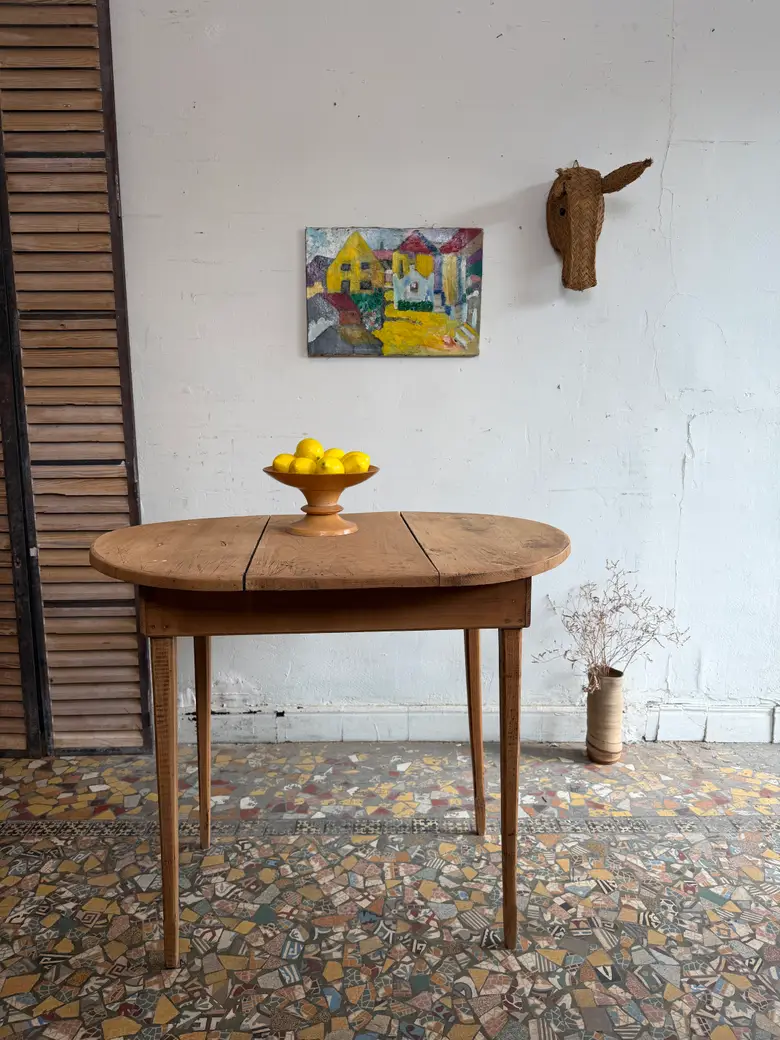Petite table de cuisine en merisier