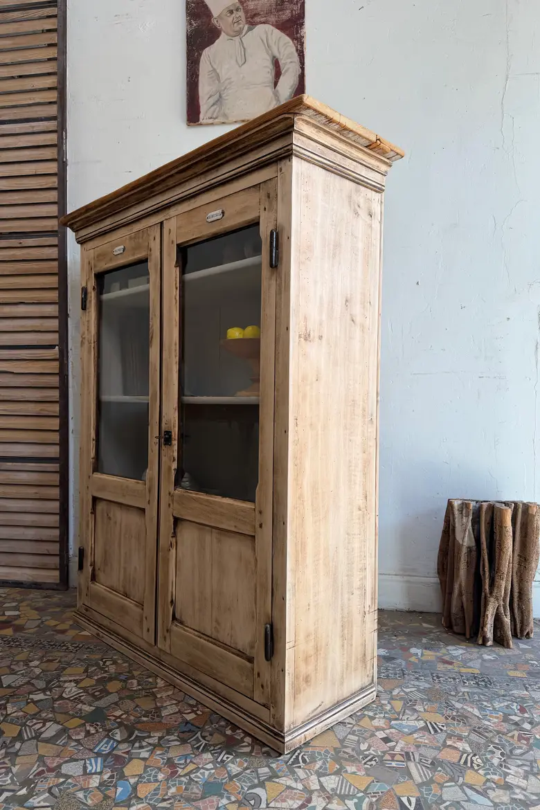 Petite vitrine en peuplier – XIXe