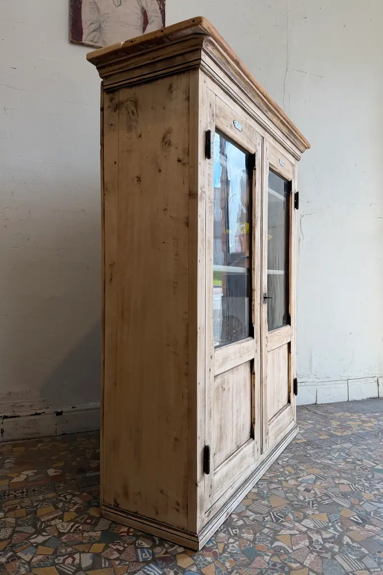 Petite vitrine en peuplier – XIXe