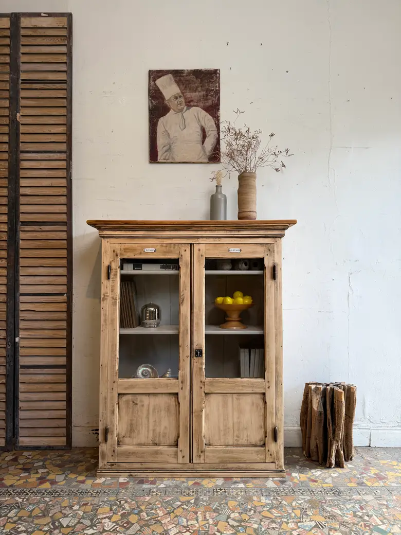Petite vitrine en peuplier – XIXe