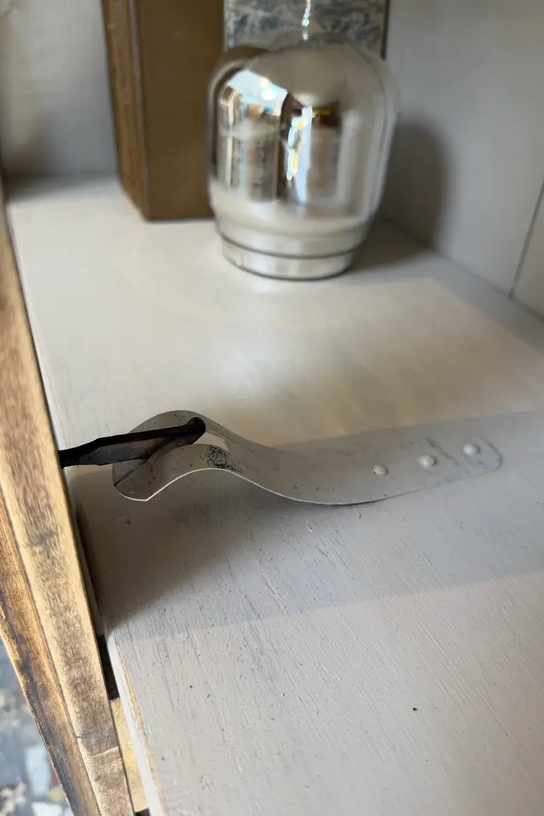 Petite vitrine en peuplier – XIXe