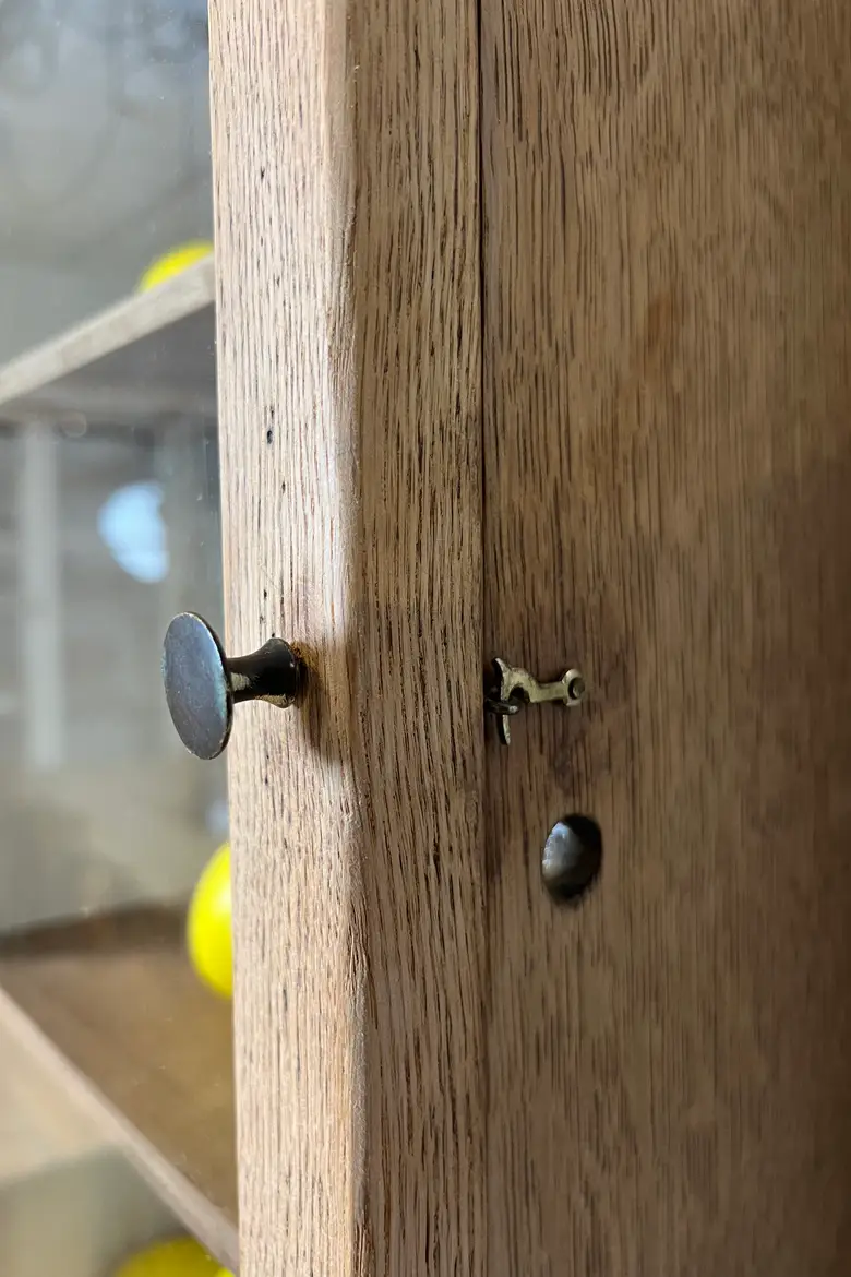 Petite vitrine murale début XXe