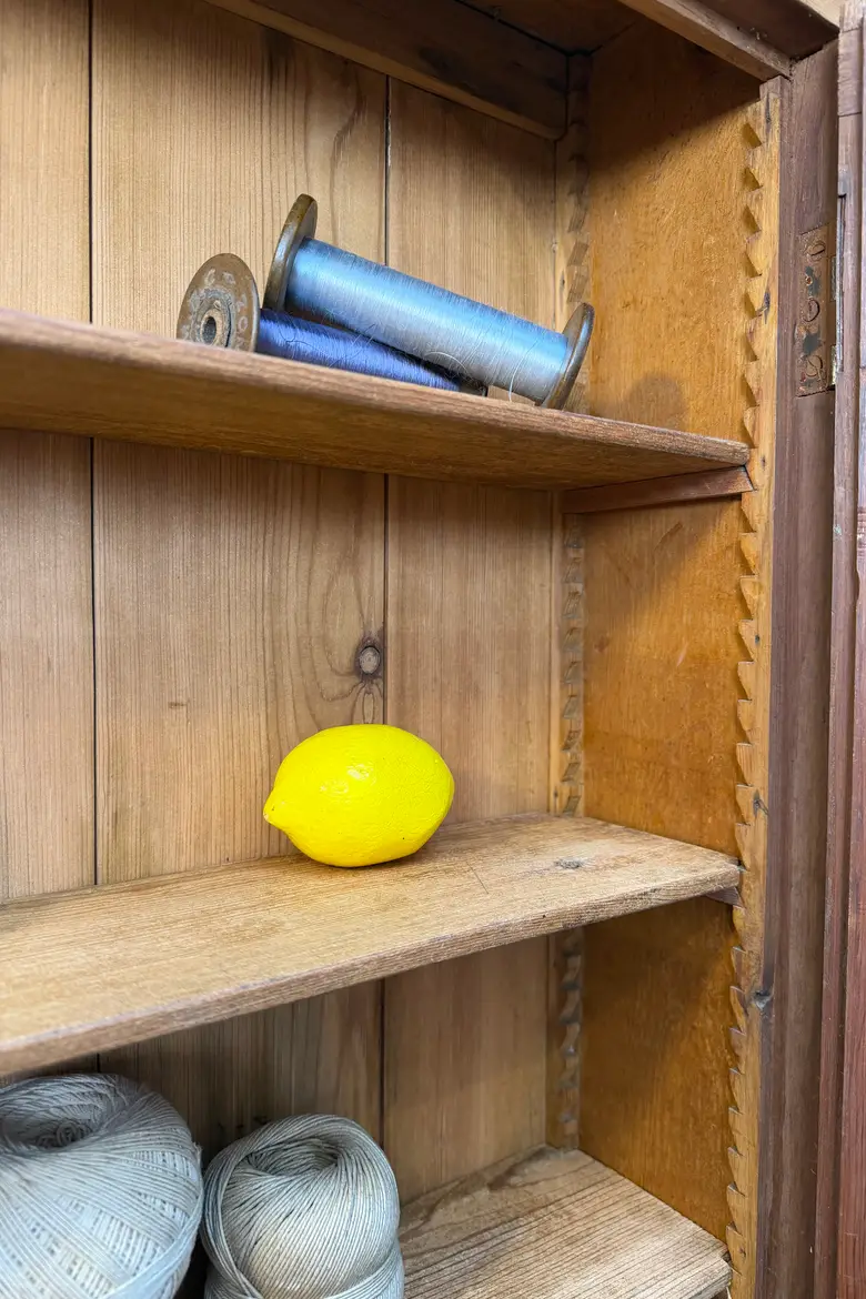 Petite vitrine murale en sapin