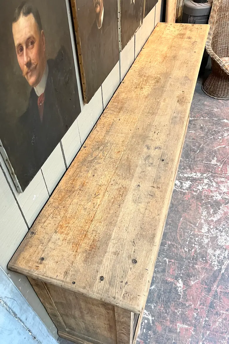Buffet portes coulissantes en chêne Début XXème — plateau chêne