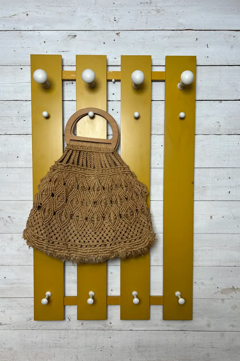 Porte-manteau vintage jaune