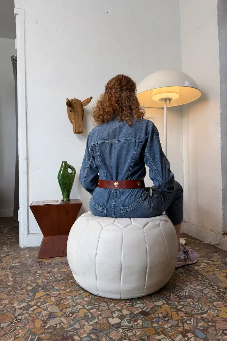 Pouf ballon en cuir blanc – années 80