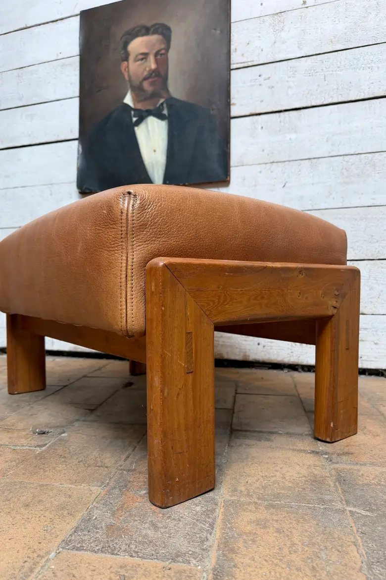 Pouf en cuir et orme – années 80