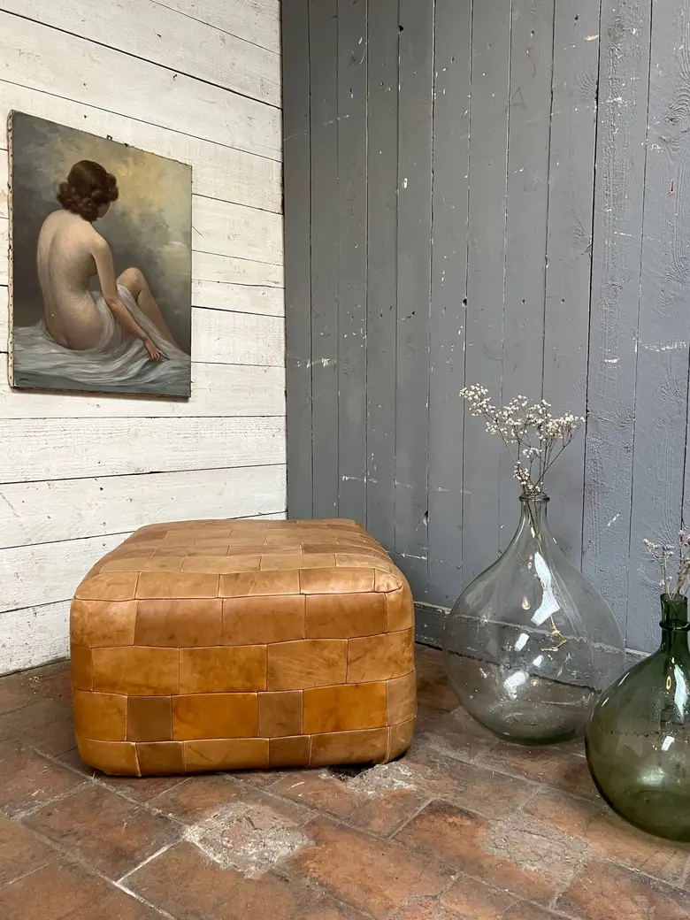 Pouf en cuir vintage 1980