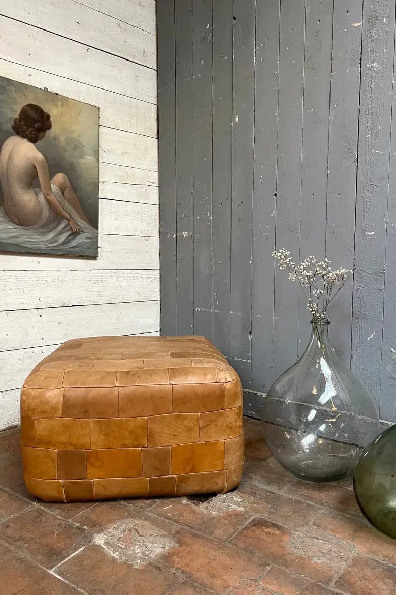 Pouf en cuir vintage 1980