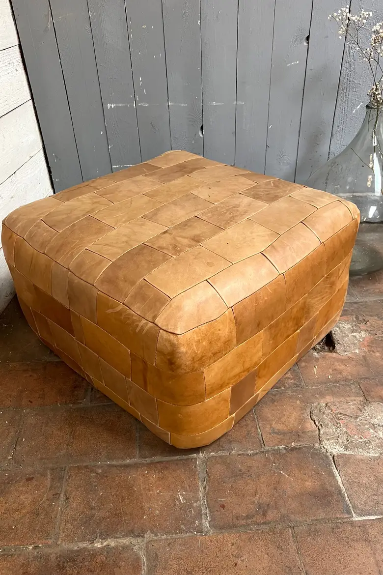 Pouf en cuir vintage 1980