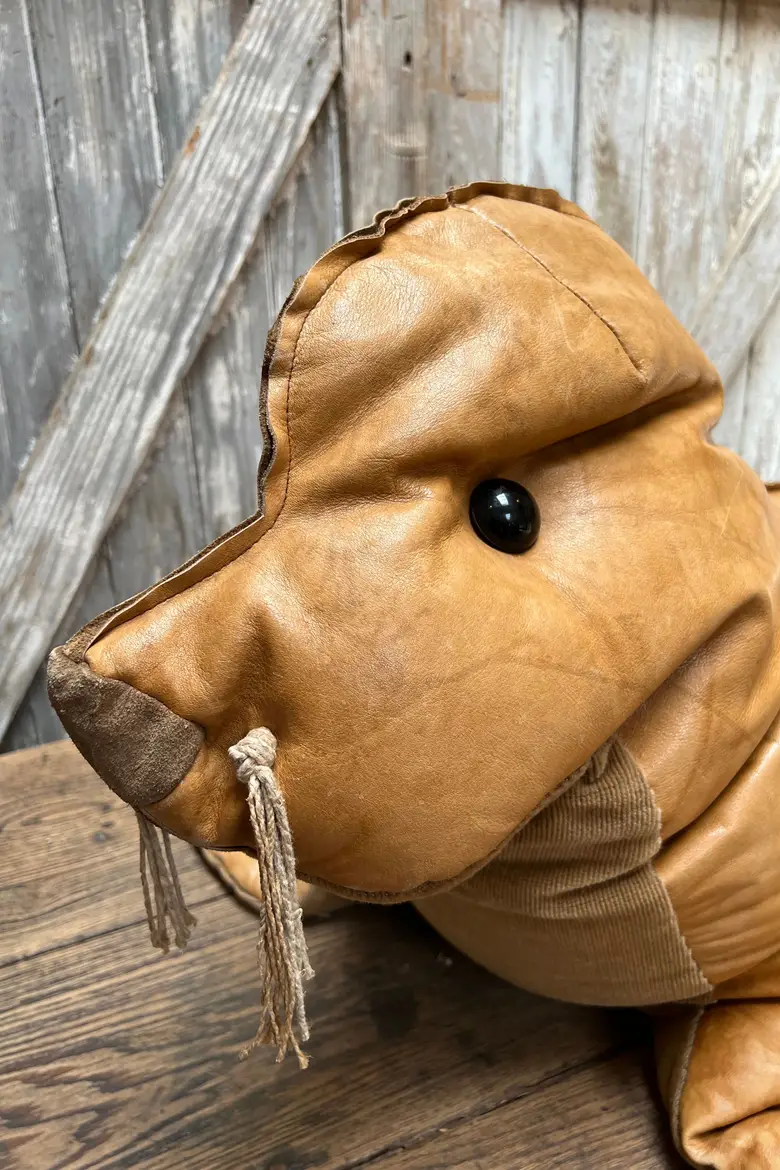 Pouf otarie vintage en cuir Années 70