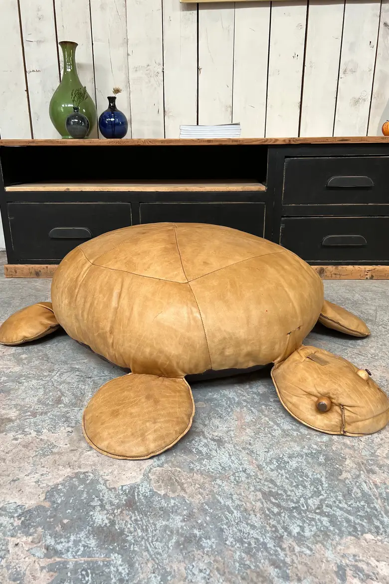 Pouf tortue vintage en cuir Années 80