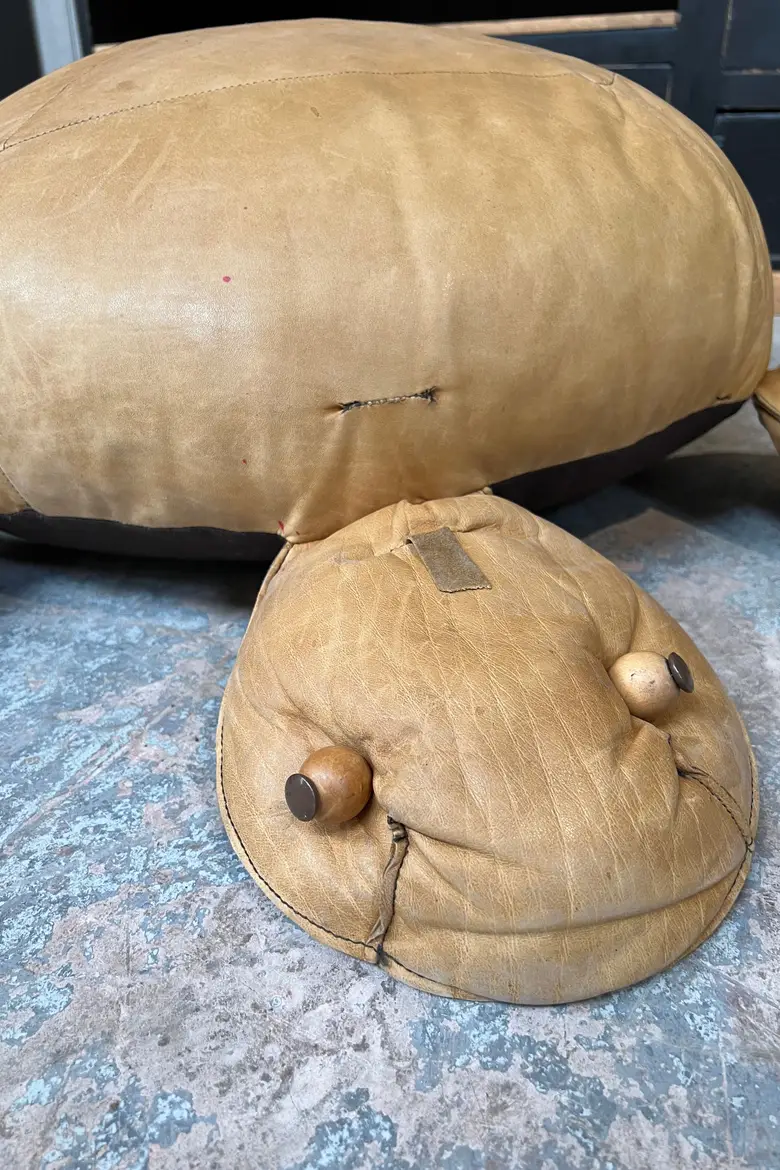Pouf tortue vintage en cuir Années 80