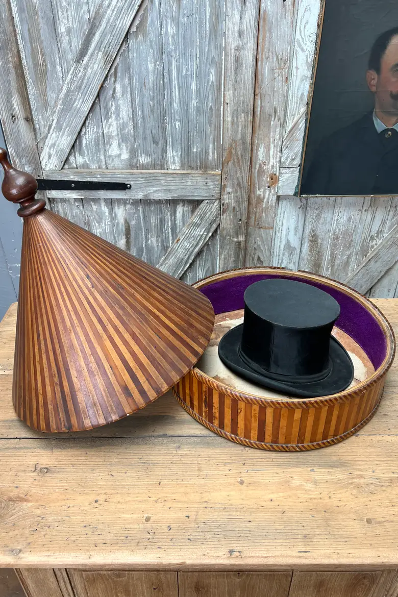 Rare boîte à chapeaux 19ème