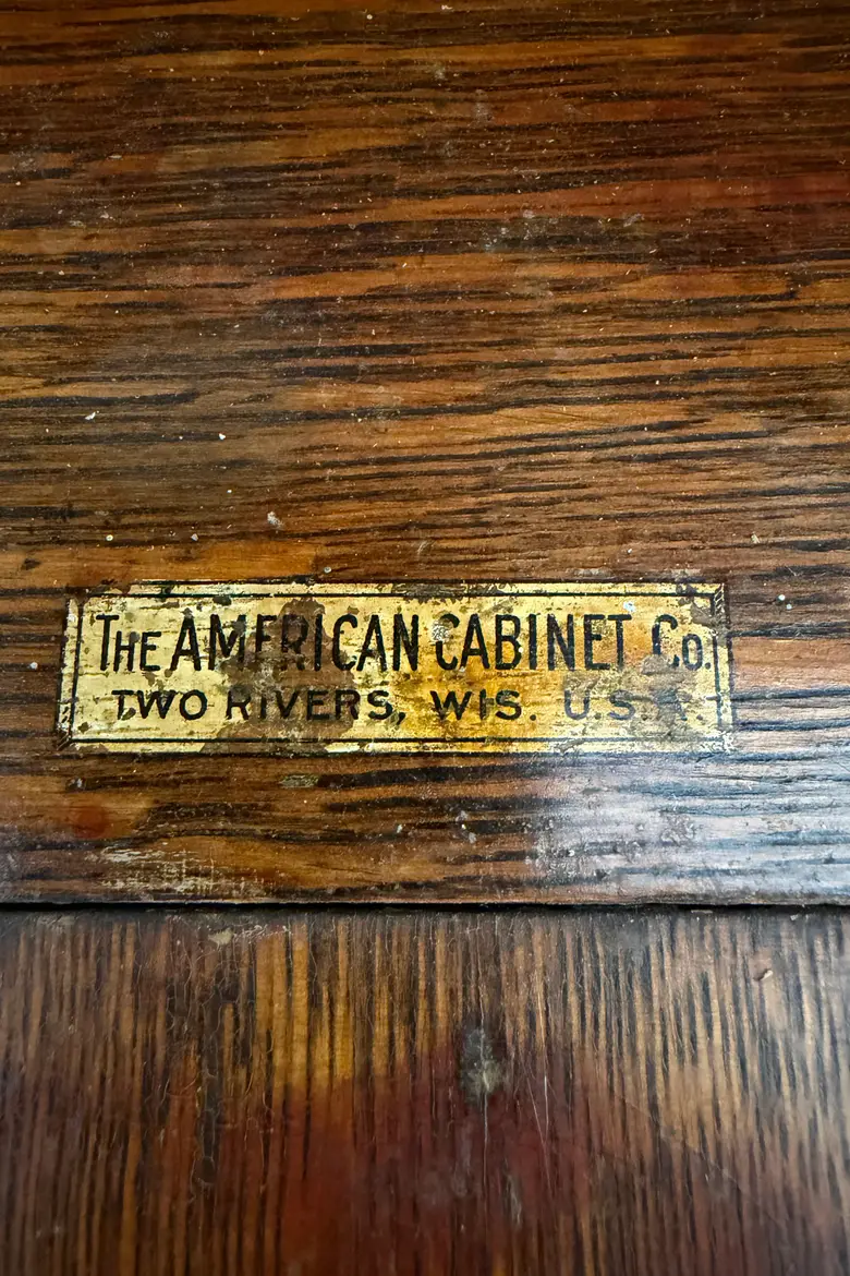 Rare meuble de dentiste américain – Début XXe siècle