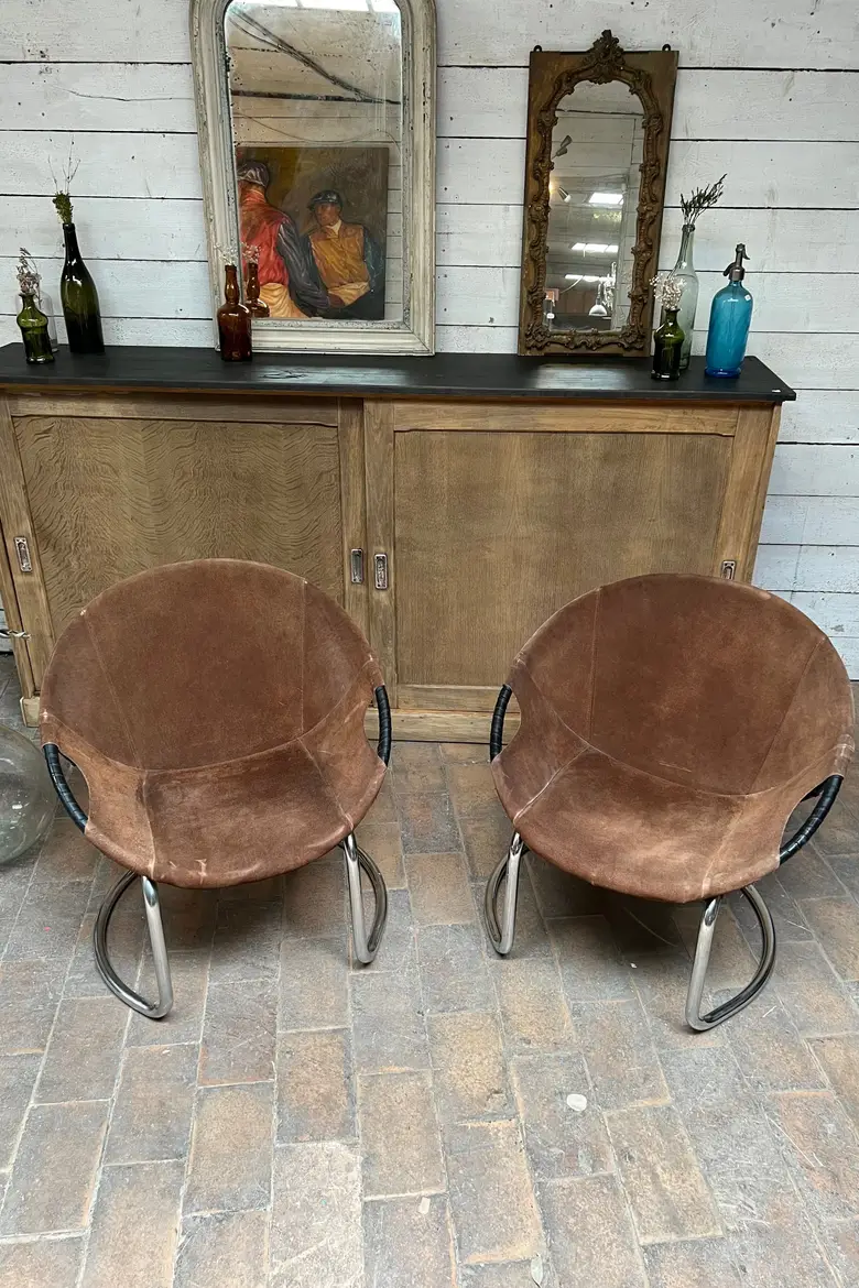 Rare paire de fauteuils Ballon Années 70