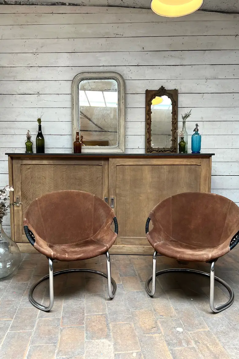 Rare paire de fauteuils Ballon Années 70
