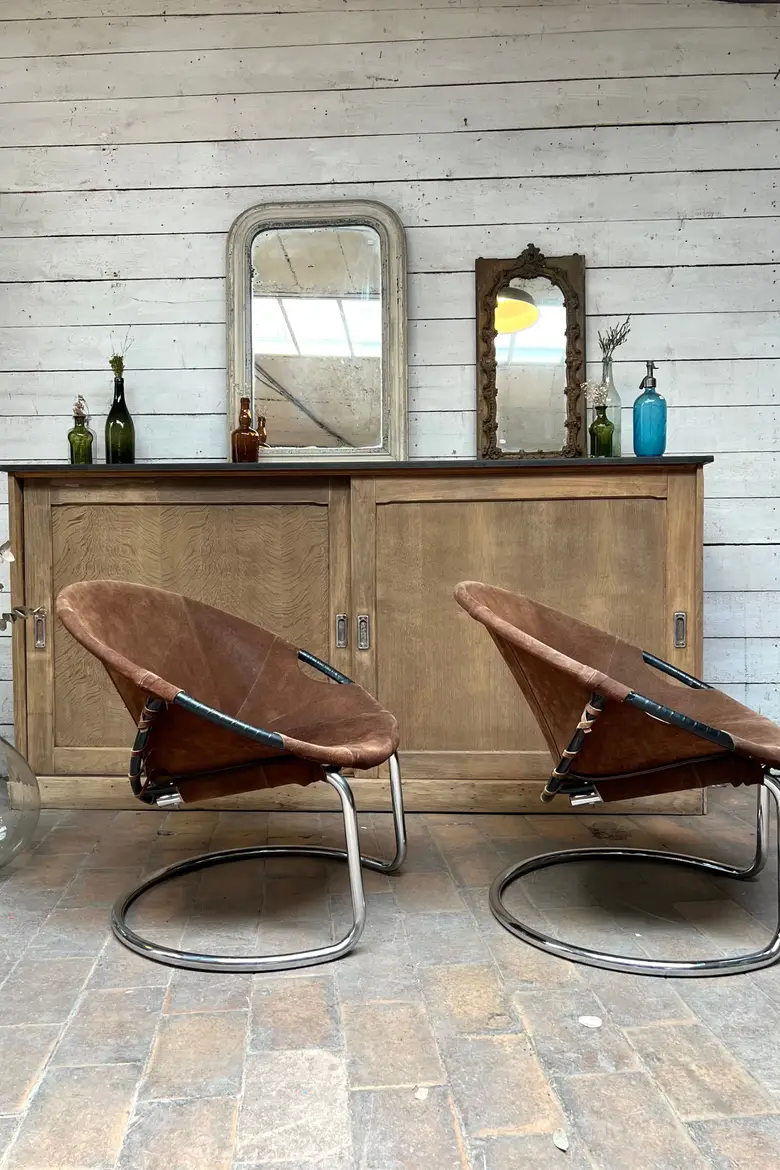 Rare paire de fauteuils Ballon Années 70