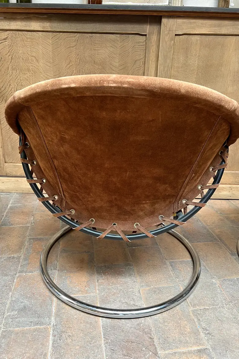 Rare paire de fauteuils Ballon Années 70