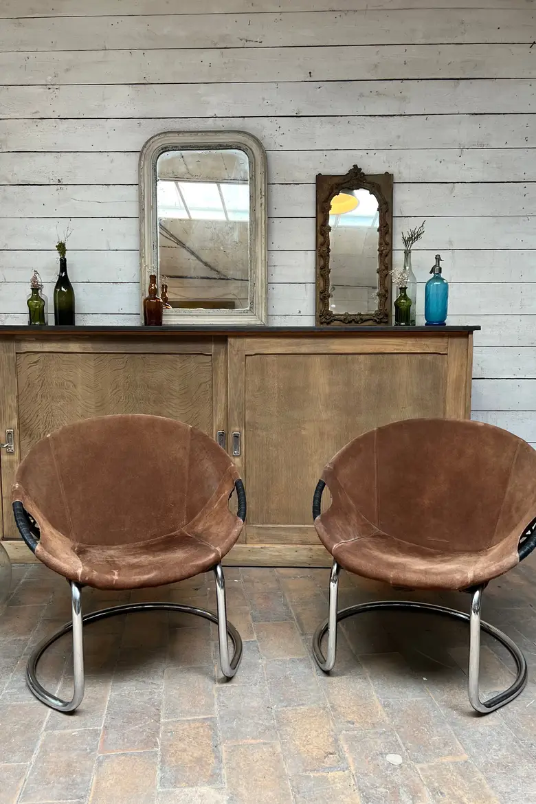 Rare paire de fauteuils Ballon Années 70