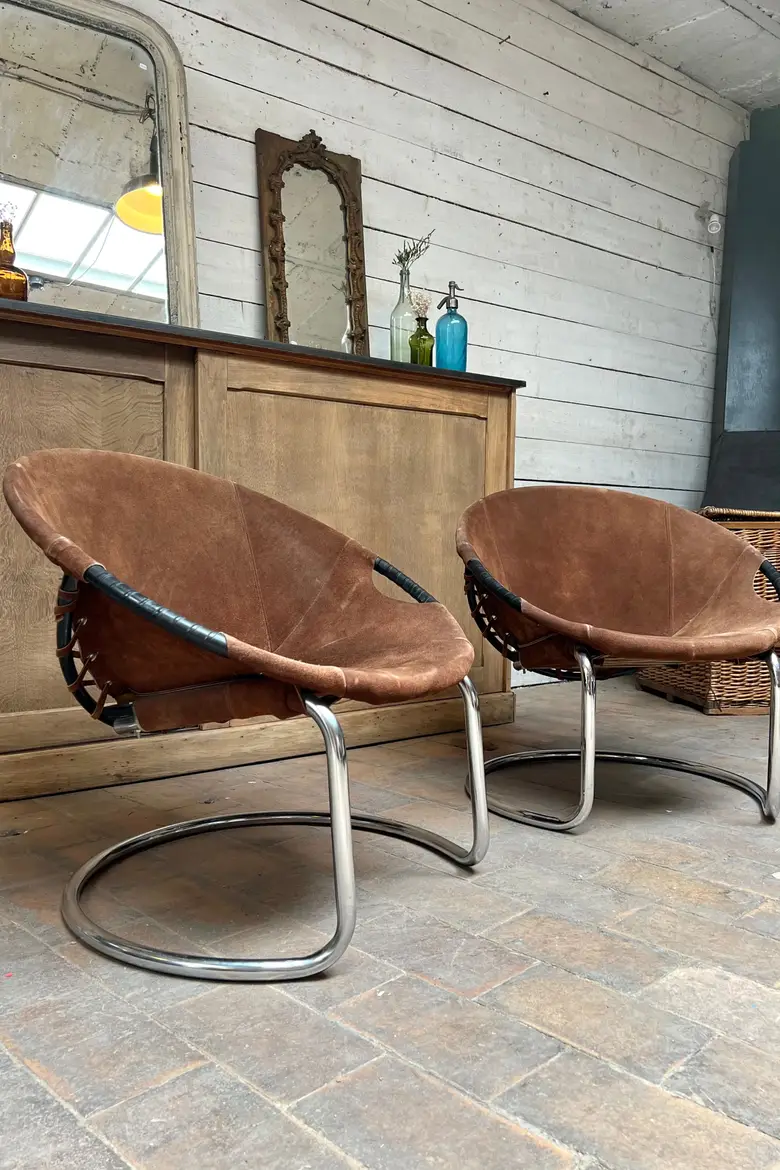 Rare paire de fauteuils Ballon Années 70
