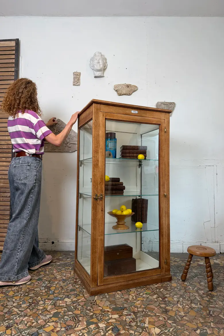 Rare vitrine de musée en chêne – vers 1900