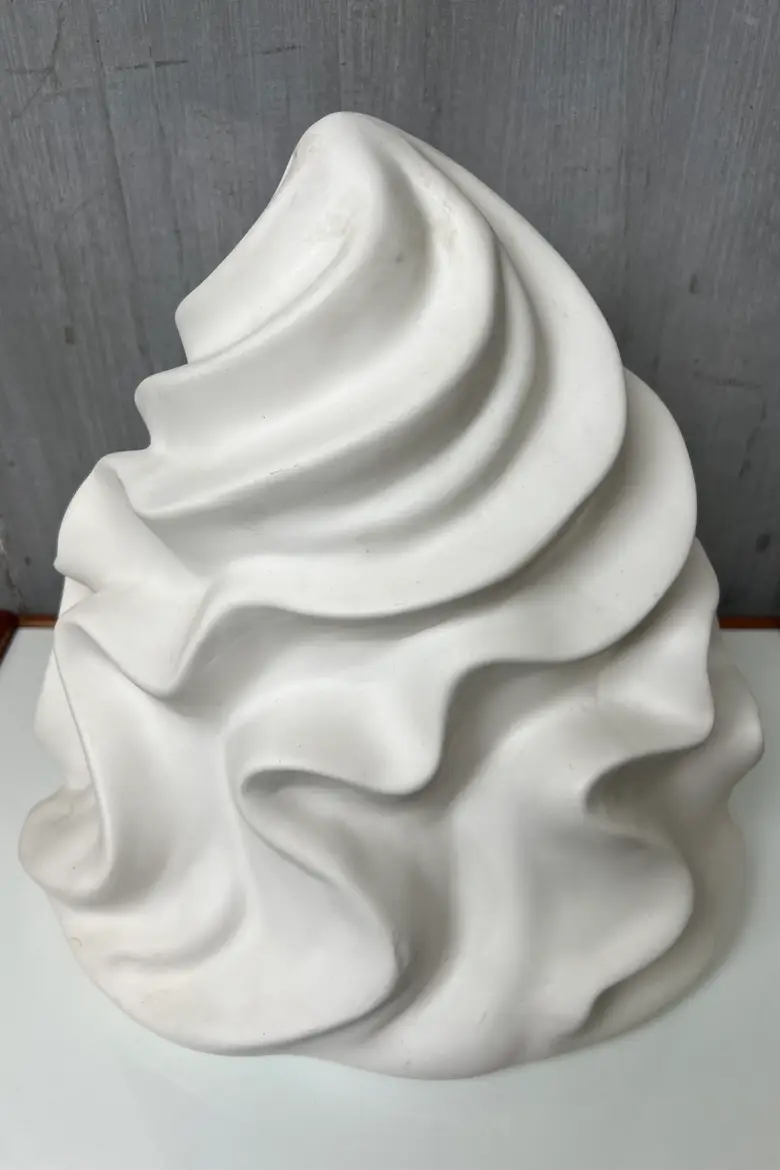 Sculpture en céramique «Glace à l’italienne »