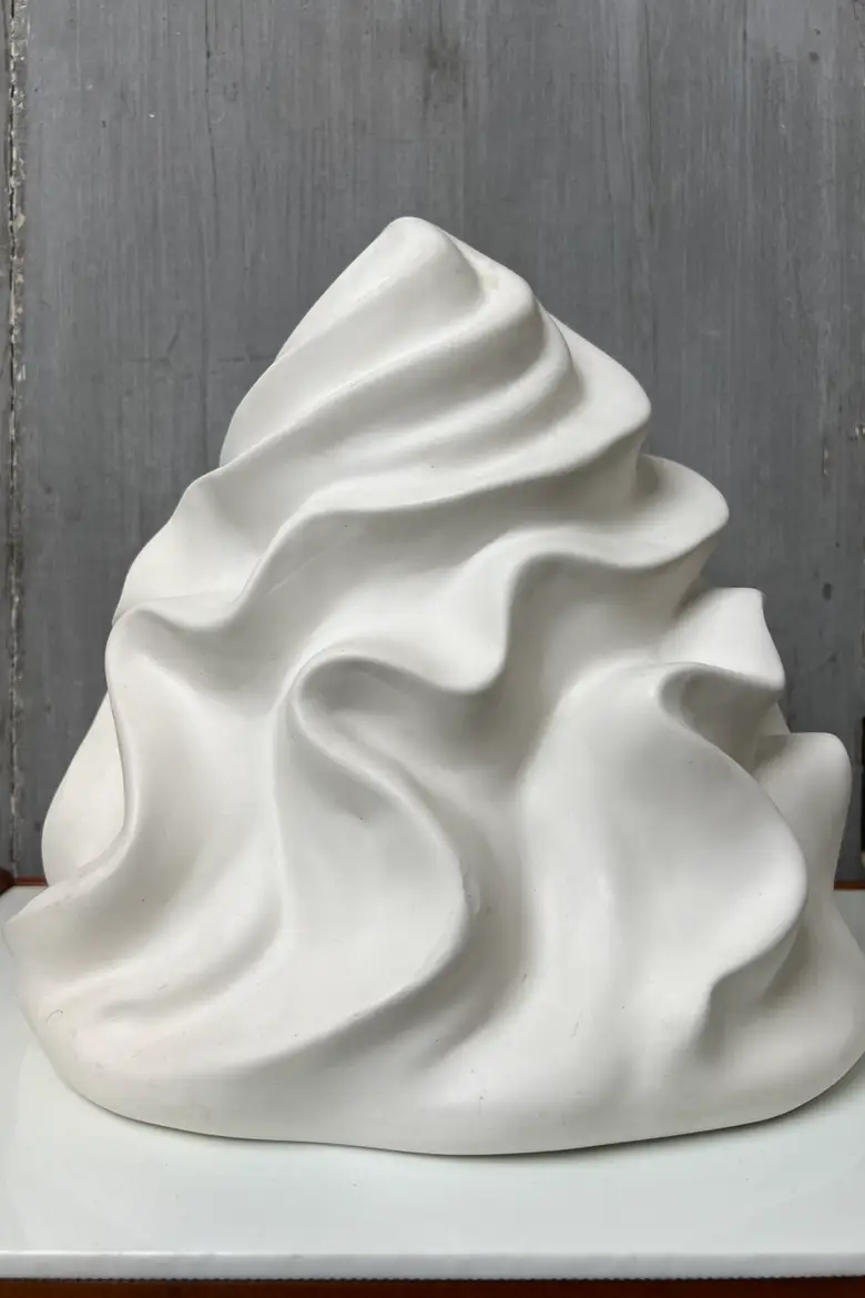 Sculpture en céramique «Glace à l’italienne »