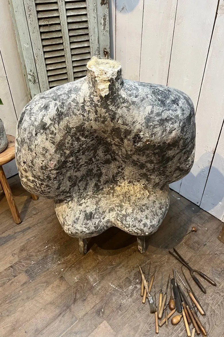 Sculpture / ébauche d’atelier d’artiste — sculture d'artiste