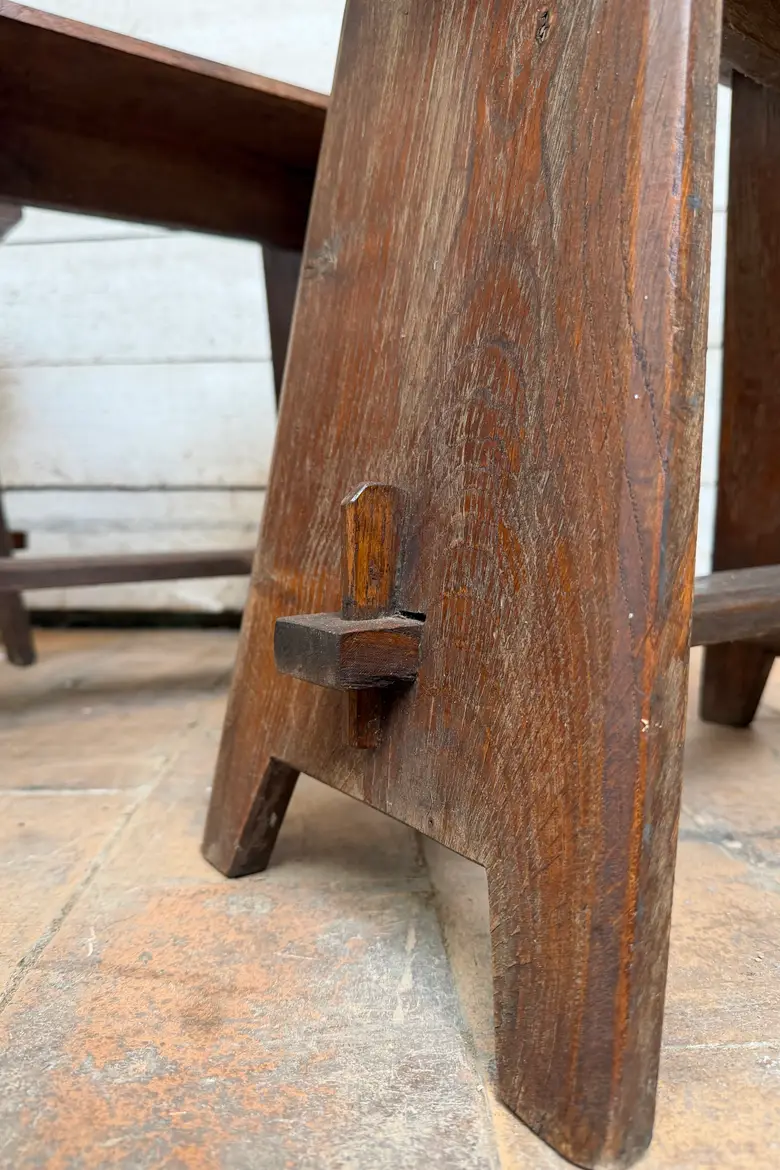 Série de 3 tabourets en chêne — Série de 3 tabourets en chêne