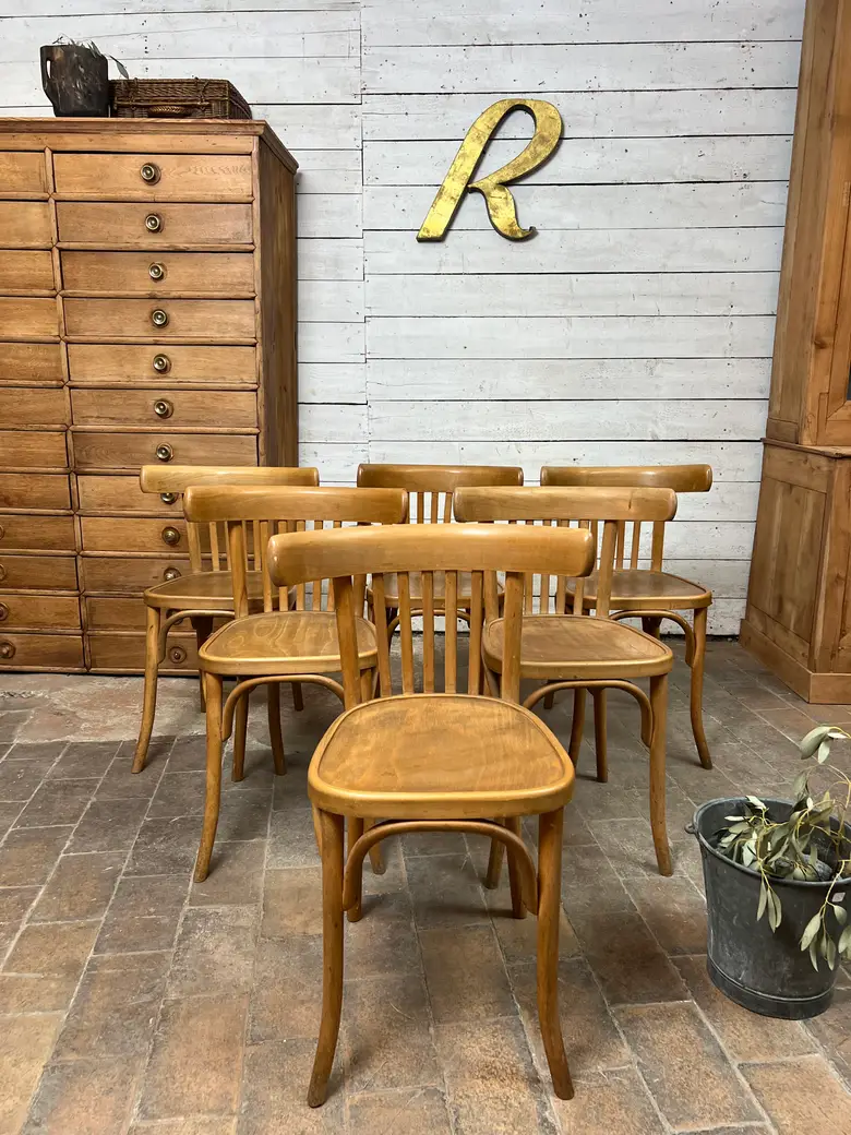 Série de 6 chaises bistrot Thonet en bois blond