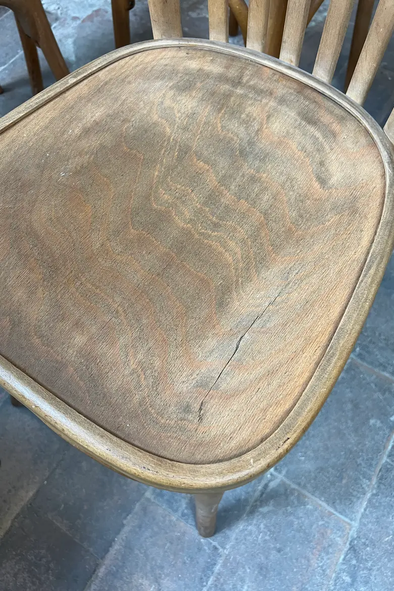 Série de 6 chaises bistrot Thonet en bois blond