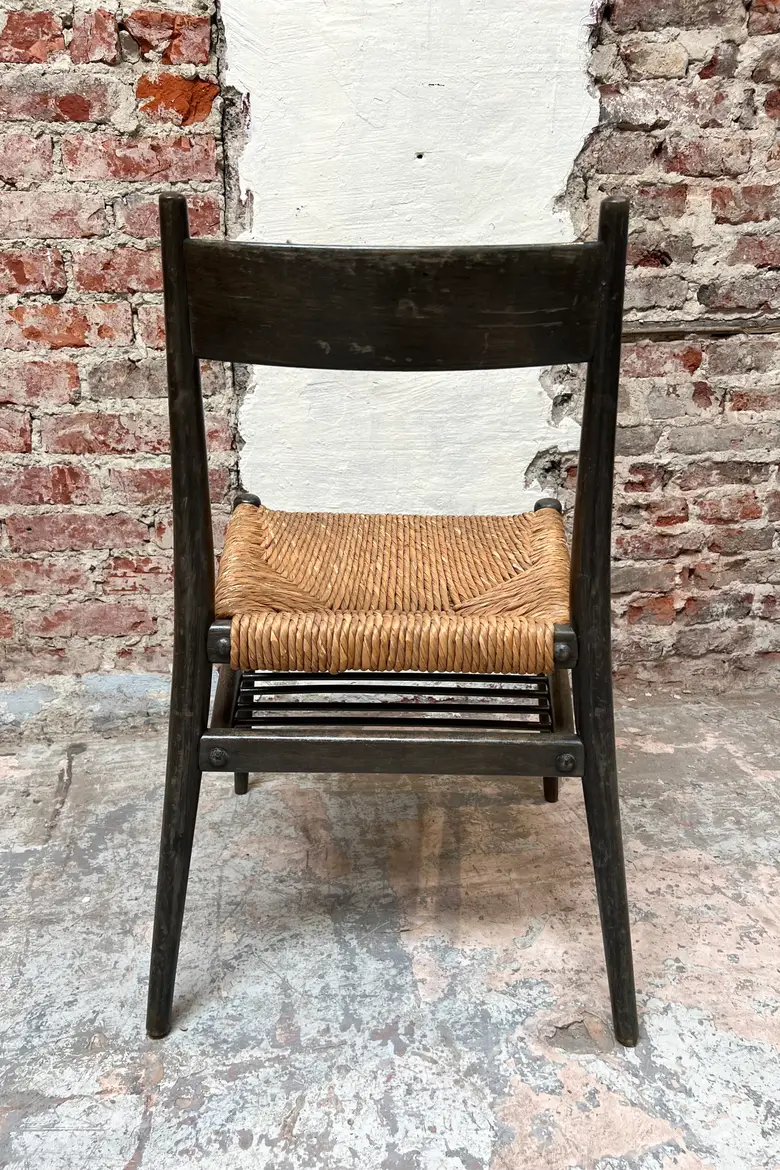 Série de 8 chaises vintage en bois dans le goût de Gio Ponti