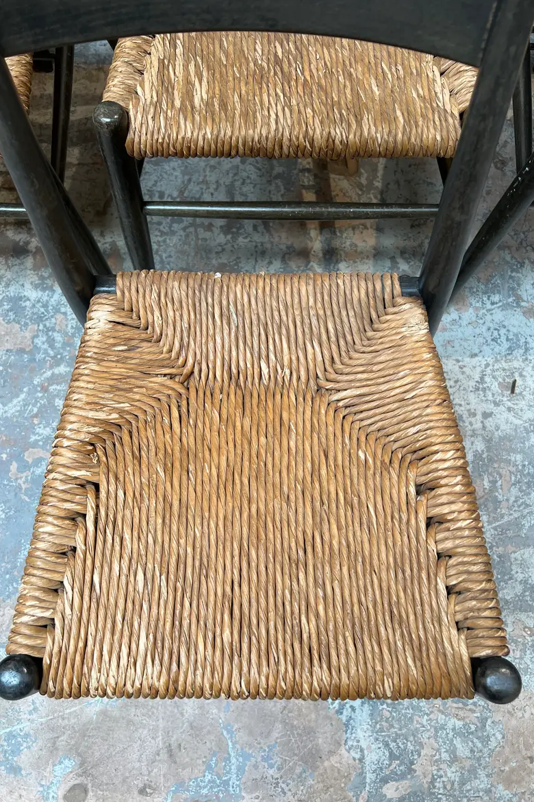 Série de 8 chaises vintage en bois dans le goût de Gio Ponti