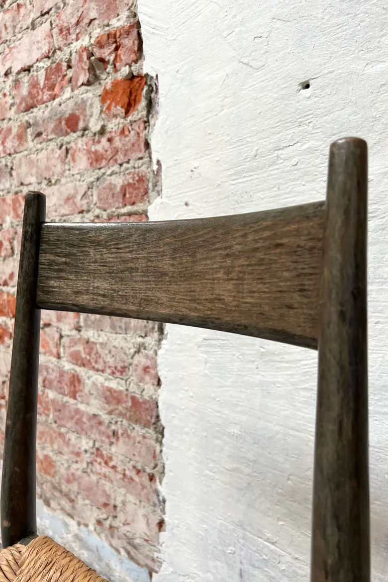 Série de 8 chaises vintage en bois dans le goût de Gio Ponti