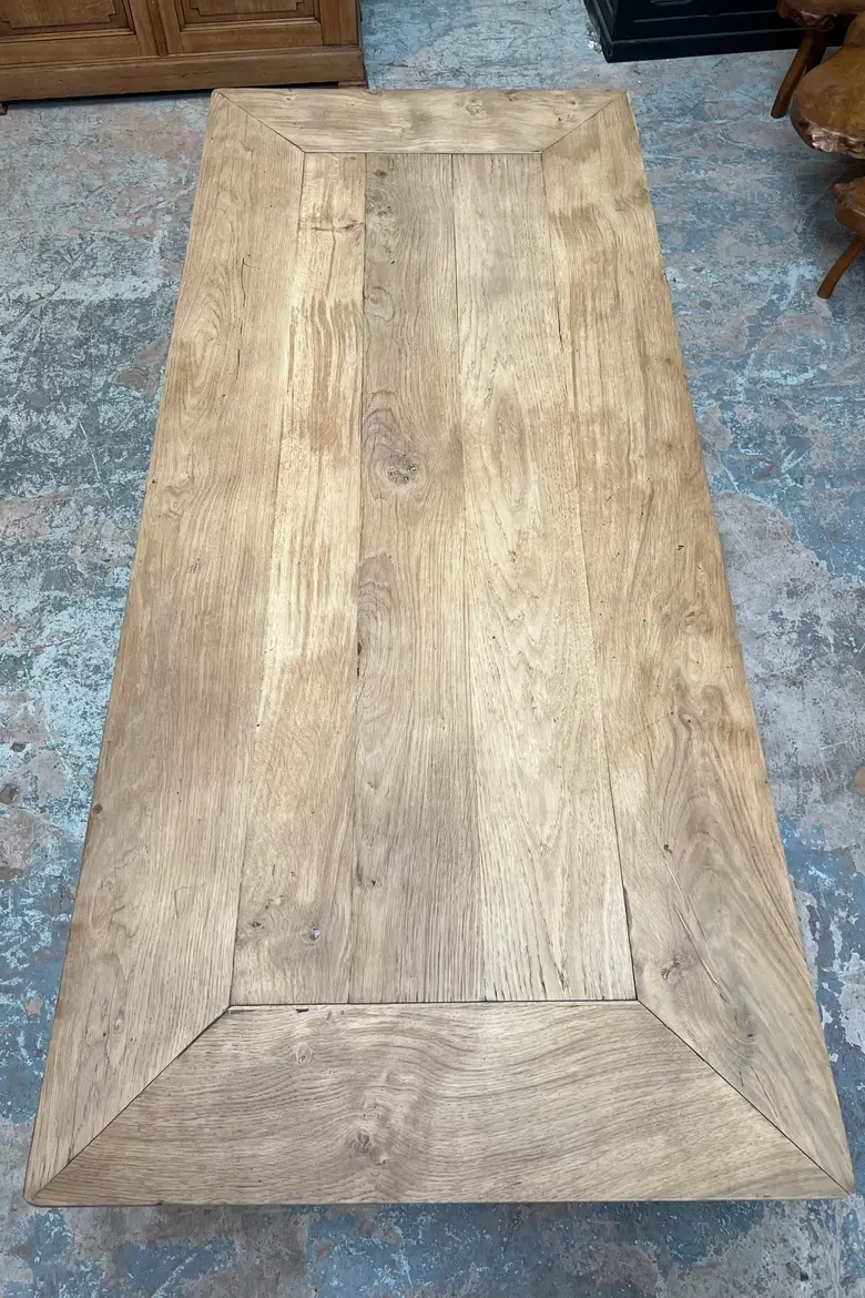 Table à rallonges en chêne et frêne